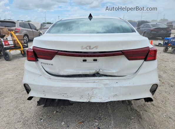 3KPF24ADXPE693934 2023 KIA FORTE White უკანა ხედი