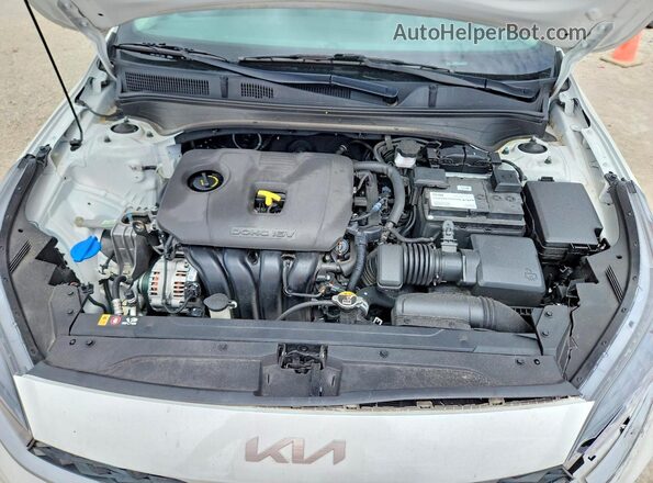 3KPF24ADXPE693934 2023 KIA FORTE White უკანა სალონის ხედი