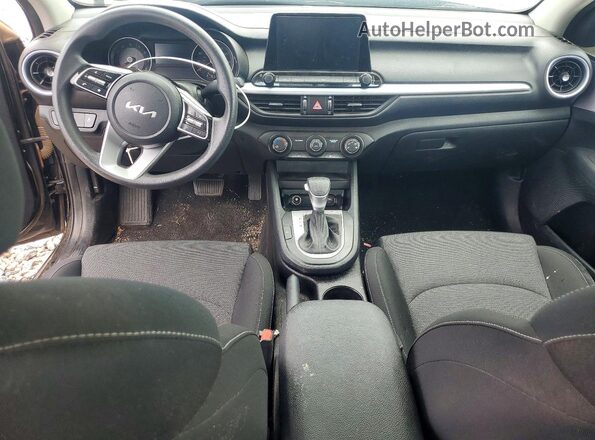 3KPF24ADXRE725025 2024 KIA FORTE Черный Вид панели приборов