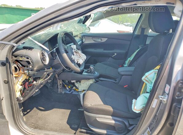 3KPF24ADXRE752516 2024 KIA FORTE Серебряный Вид салона спереди