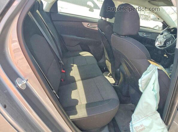 3KPF24ADXRE752516 2024 KIA FORTE Серебряный Вид задних сидений