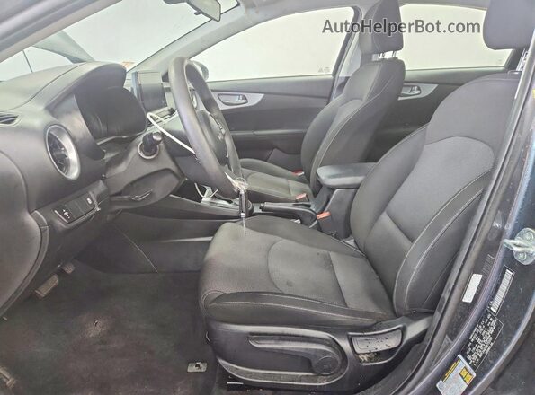 3KPF24ADXRE755030 2024 KIA FORTE Charcoal წინა სალონის ხედი