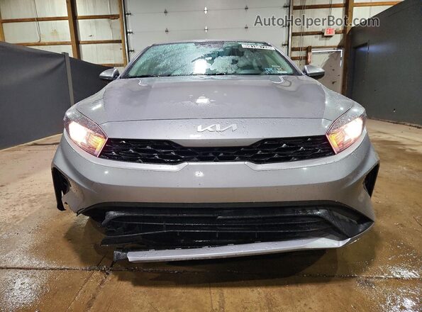 3KPF24ADXRE780302 2024 KIA FORTE Серый Вид спереди