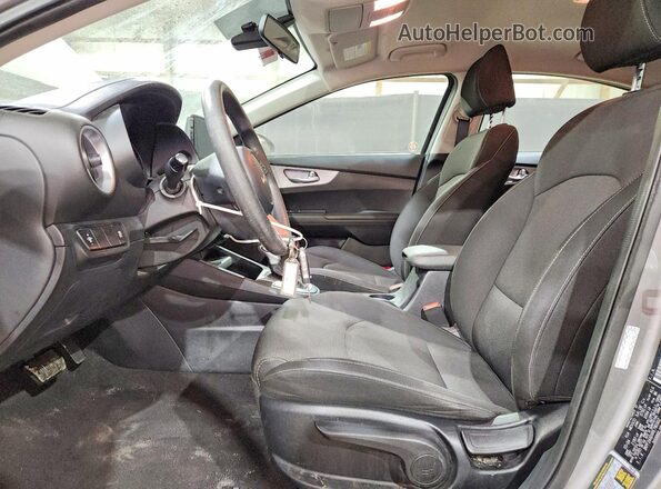 3KPF24ADXRE780302 2024 KIA FORTE Серый Вид салона спереди