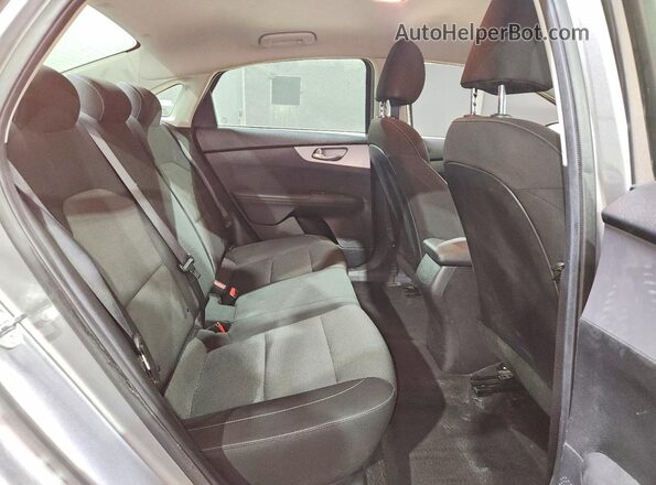 3KPF24ADXRE780302 2024 KIA FORTE Серый Вид задних сидений