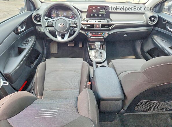 3KPF34AD0KE015926 2019 KIA FORTE Серебряный Вид панели приборов