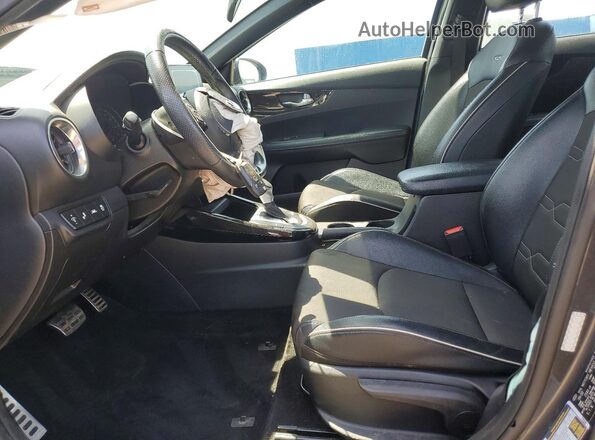 3KPF34AD0ME284138 2021 KIA FORTE Gray წინა სალონის ხედი