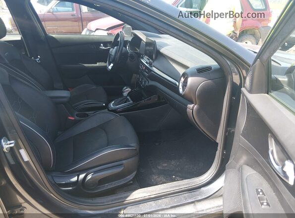 3KPF34AD0ME324542 2021 KIA FORTE Gray Вид салону спереду