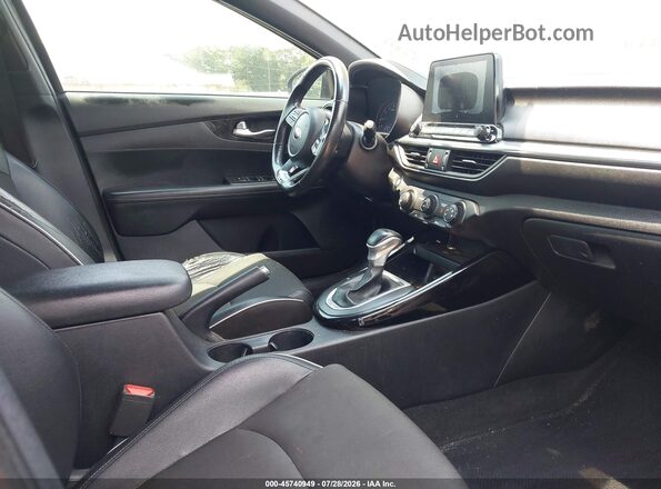 3KPF34AD1LE151953 2020 KIA FORTE Синий Вид салона спереди