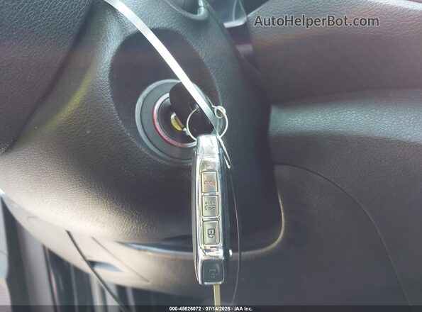 3KPF34AD3KE050816 2019 KIA FORTE Gray Vista del salpicadero
