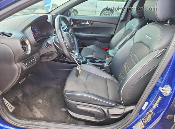 3KPF34AD3LE219699 2020 KIA FORTE Blue Вид салону спереду