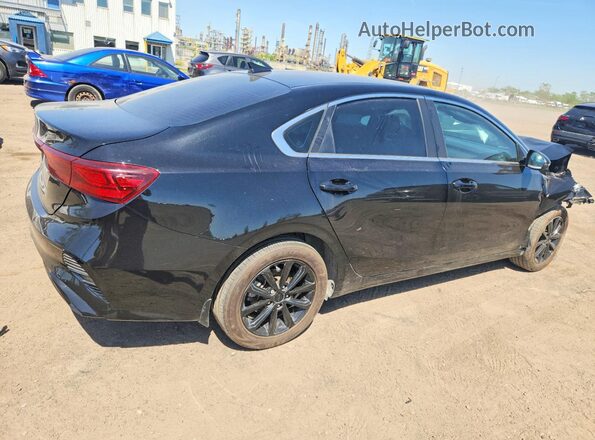 3KPF34AD3PE671142 2023 KIA FORTE Черный Задняя правая четверть