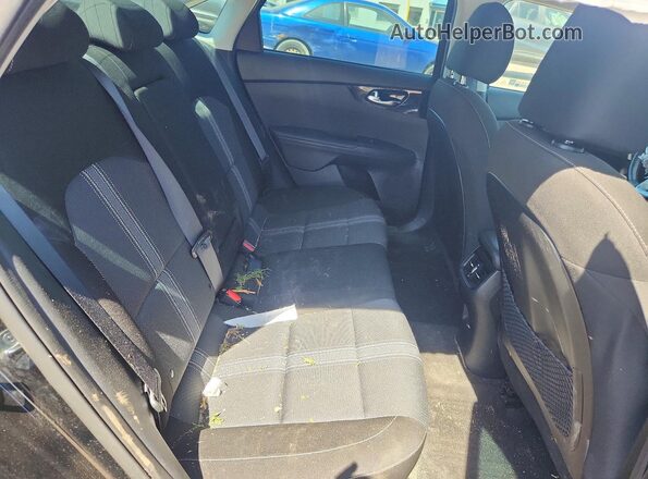 3KPF34AD3PE671142 2023 KIA FORTE Черный Вид задних сидений
