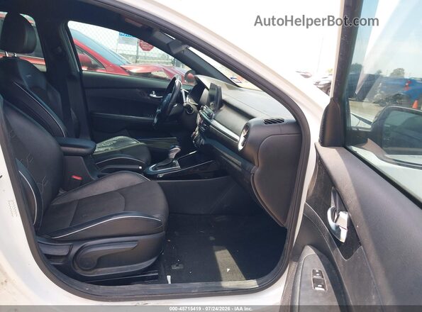 3KPF34AD6ME283513 2021 KIA FORTE White Front interior view