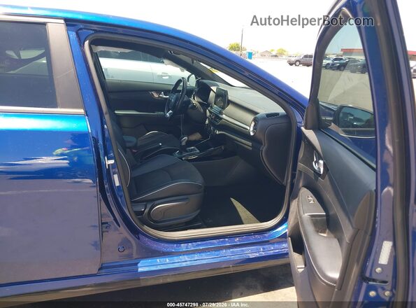 3KPF34AD6ME285164 2021 KIA FORTE Blue Вид салону спереду
