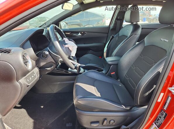 3KPF34AD6ME366388 2021 KIA FORTE Orange წინა სალონის ხედი