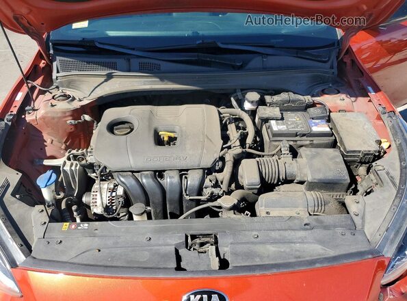 3KPF34AD6ME379903 2021 KIA FORTE Red Widok wnętrza z tyłu