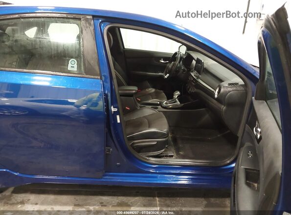 3KPF34AD7ME341743 2021 KIA FORTE Blue Front interior view