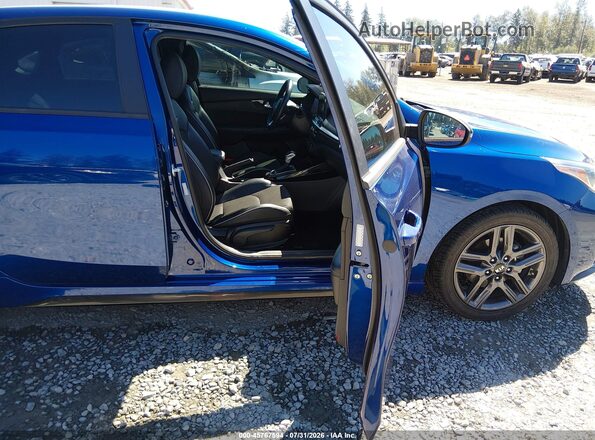 3KPF34AD8ME320707 2021 KIA FORTE Blue Вид салону спереду