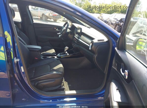 3KPF34AD9ME283005 2021 KIA FORTE Blue Vista interior delantera