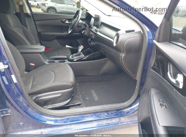 3KPF34ADXKE087619 2019 KIA FORTE Blue Вид салону спереду