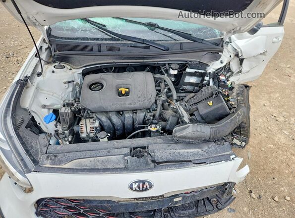 3KPF34ADXME340912 2021 KIA FORTE White Widok wnętrza z tyłu