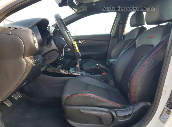 3KPF44AC0ME282281 2021 KIA FORTE White Front interior view