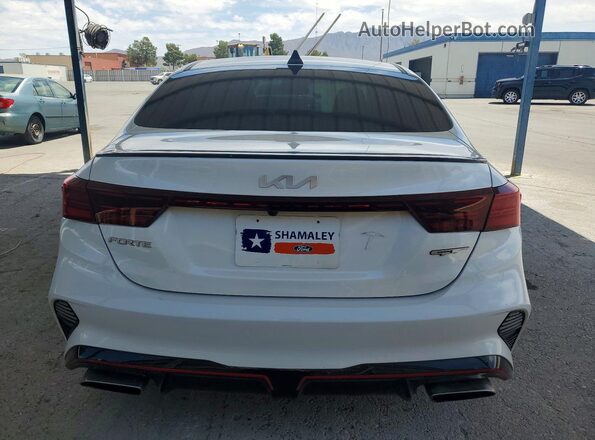3KPF44AC0NE493417 2022 KIA FORTE White Հետևի տեսք