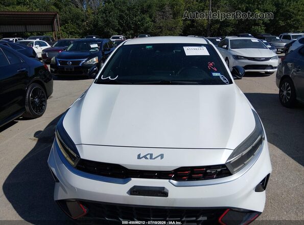 3KPF44AC1NE475685 2022 KIA FORTE Белый Вид спереди