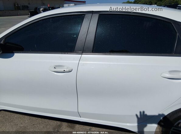3KPF44AC1NE475685 2022 KIA FORTE Белый Панорамный вид салона 360°