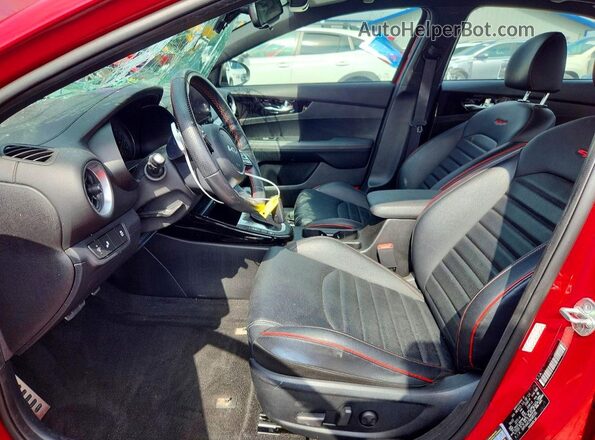 3KPF44AC1NE485195 2022 KIA FORTE Red Widok wnętrza z przodu