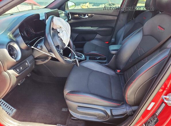 3KPF44AC3RE787710 2024 KIA FORTE Red Вид салону спереду