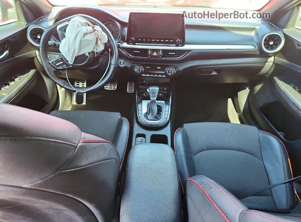 3KPF44AC3RE787710 2024 KIA FORTE Red Вид панелі приладів