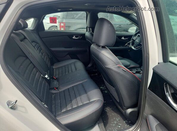 3KPF44AC4RE838888 2024 KIA FORTE Белый Вид задних сидений