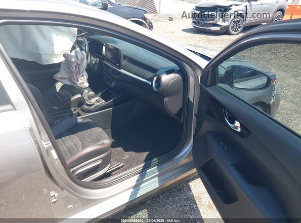 3KPF44AC5NE477343 2022 KIA FORTE Gray Front interior view