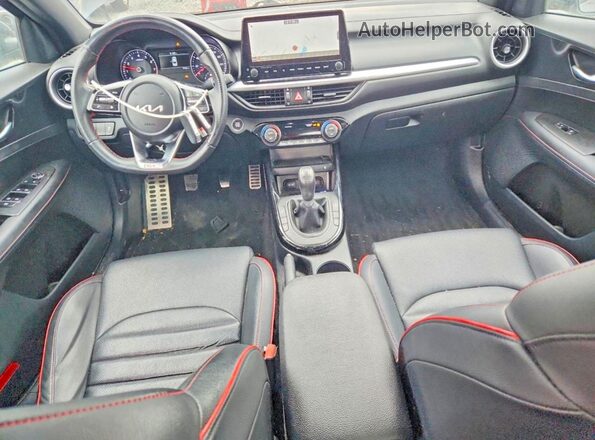 3KPF44AC6NE492661 2022 KIA FORTE Gray Dashboard view