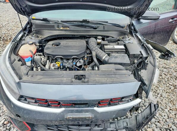 3KPF44AC6NE492661 2022 KIA FORTE Gray Rear interior view