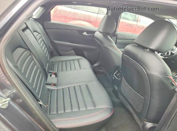 3KPF44AC6NE492661 2022 KIA FORTE Gray Rear seats view
