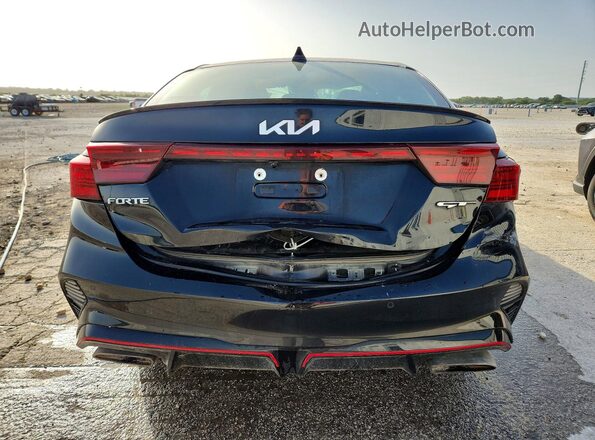 3KPF44AC6NE501178 2022 KIA FORTE Black Widok z tyłu