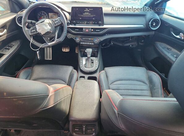 3KPF44AC6NE501178 2022 KIA FORTE Black Widok deski rozdzielczej