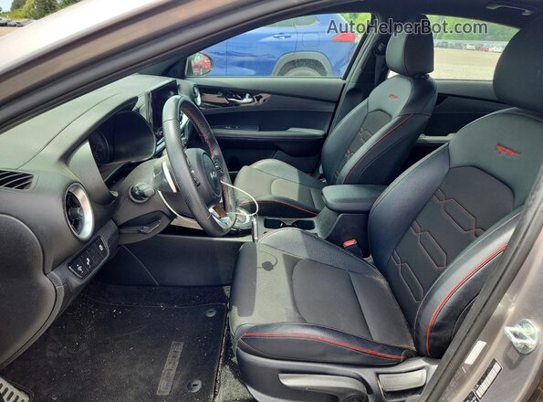 3KPF44AC6PE528738 2023 KIA FORTE Gray Вид салону спереду