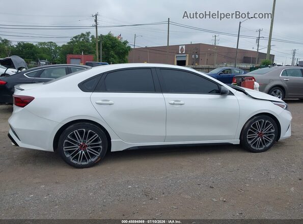 3KPF44AC6RE827679 2024 KIA FORTE White Вид задньої частини салону