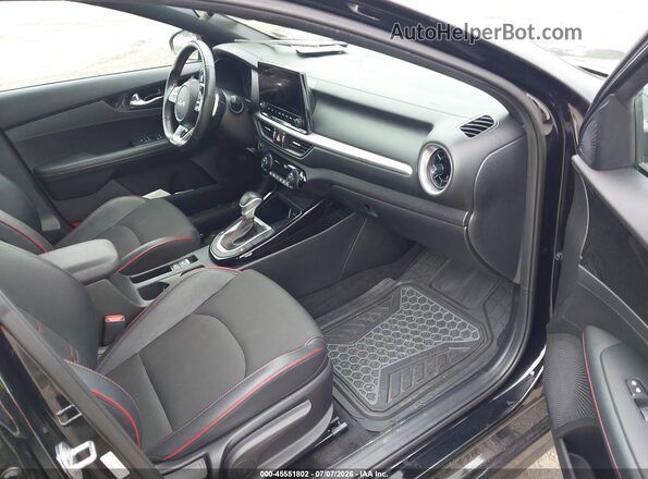 3KPF44AC7NE437989 2022 KIA FORTE Black Вид салону спереду
