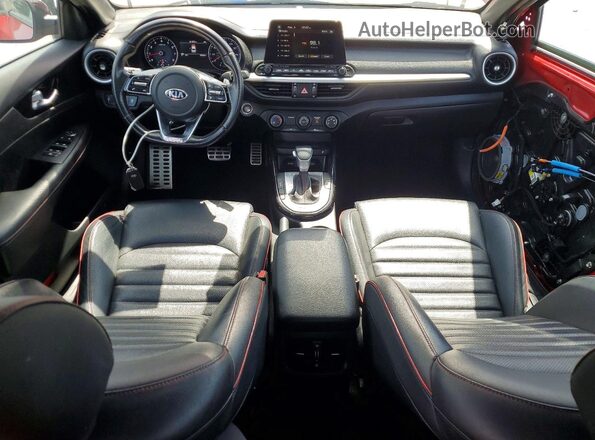 3KPF44AC8ME324213 2021 KIA FORTE Red Vista del salpicadero
