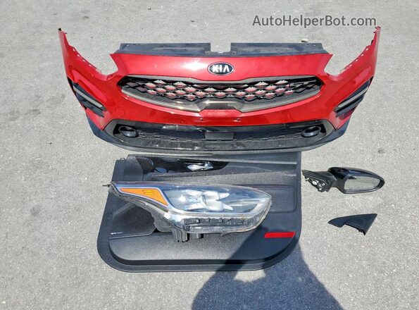 3KPF44AC8ME324213 2021 KIA FORTE Red Vista del compartimento del motor