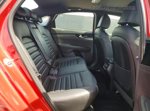 3KPF44AC8ME324213 2021 KIA FORTE Red Vista de los asientos traseros