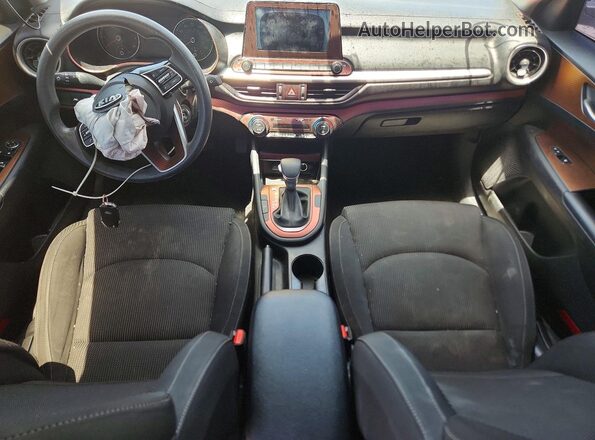 3KPF44AC8ME368437 2021 KIA FORTE White Dashboard view