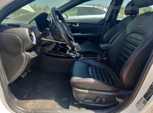 3KPF44AC8NE479099 2022 KIA FORTE White Vista interior delantera