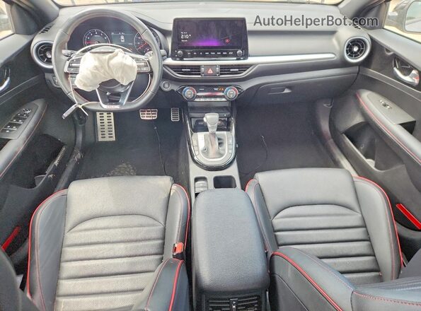 3KPF44AC8RE740852 2024 KIA FORTE Серый Вид панели приборов