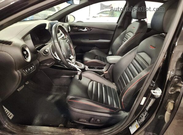 3KPF44AC9ME376174 2021 KIA FORTE Black Front interior view